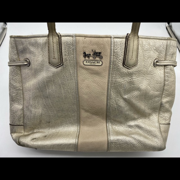 Coach purse  used - Picture 3 of 7